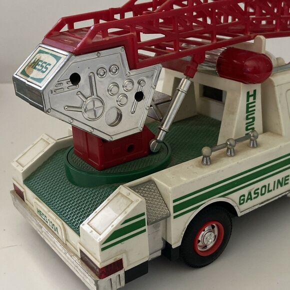 Vintage 1994 Hess Toy Rescue Truck with Sounds and Lights - Picture 7 of 10